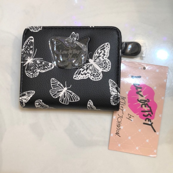 Betsey Johnson Luv Betsey Snap Card Wallet Black & White Butterflies NWT - Picture 13 of 16